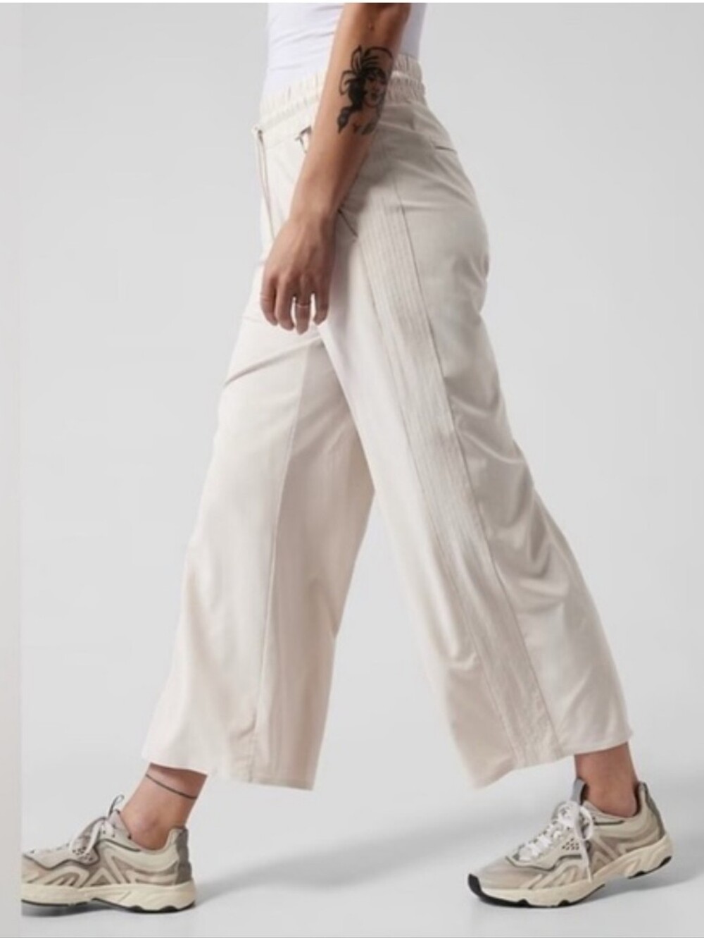 Athleta Avenue Wide Leg cropped